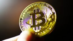中国三大比特币交易平台将收交易费 美媒：抑制