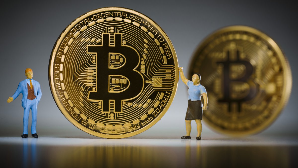 比特币一度跌超4%!加密货币突发“闪崩”全市场超34万人爆仓!发生了什么?